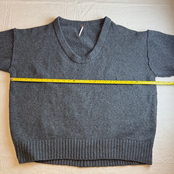 Free People Women's Dark Gray Charcoal V-Neck Sweater Size XL - Picture 4 of 11